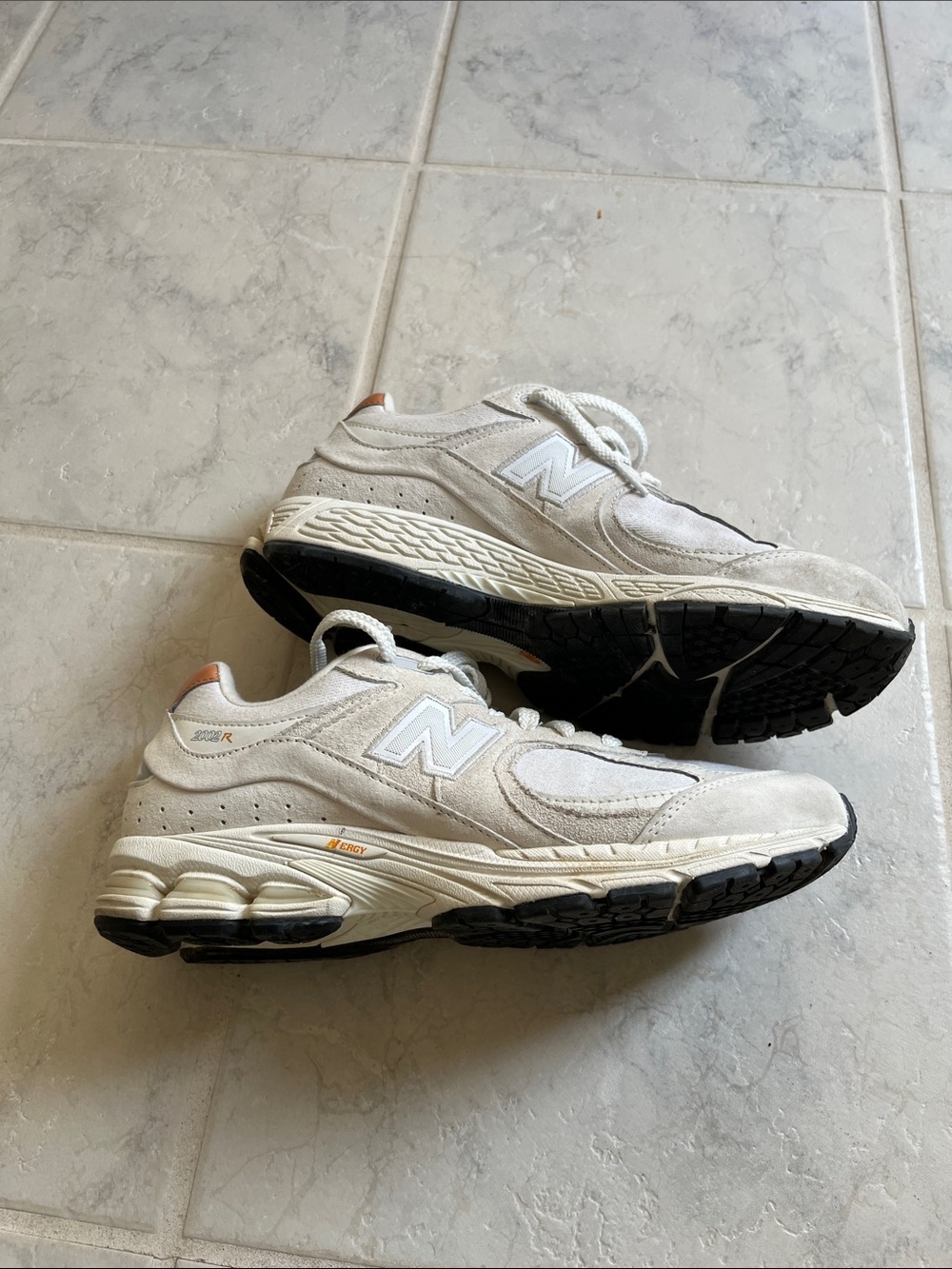 New Balance 2002R 'Reflection Sepia' White Running Athletic Sneakers Size 8.5 - Picture 2 of 8